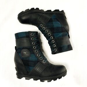 Sorel Lexie Wedge Green Black Buffalo Plaid Leather Ankle Boots Size 8